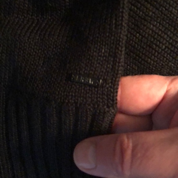 Krew3 hooded sweater. Brand new . Tags on - Picture 2 of 3